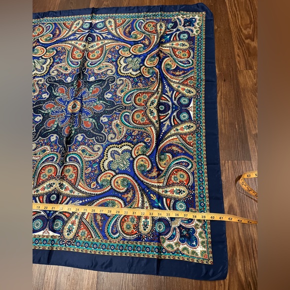 NWT Silk Azerbaijan Skarf - Picture 5 of 9